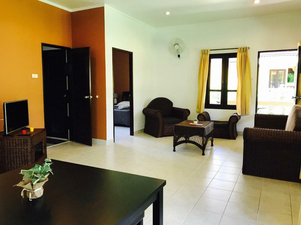 Marilyns Residential Resort Maret Luaran gambar